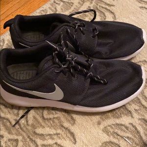 Nike Roshe (Black)